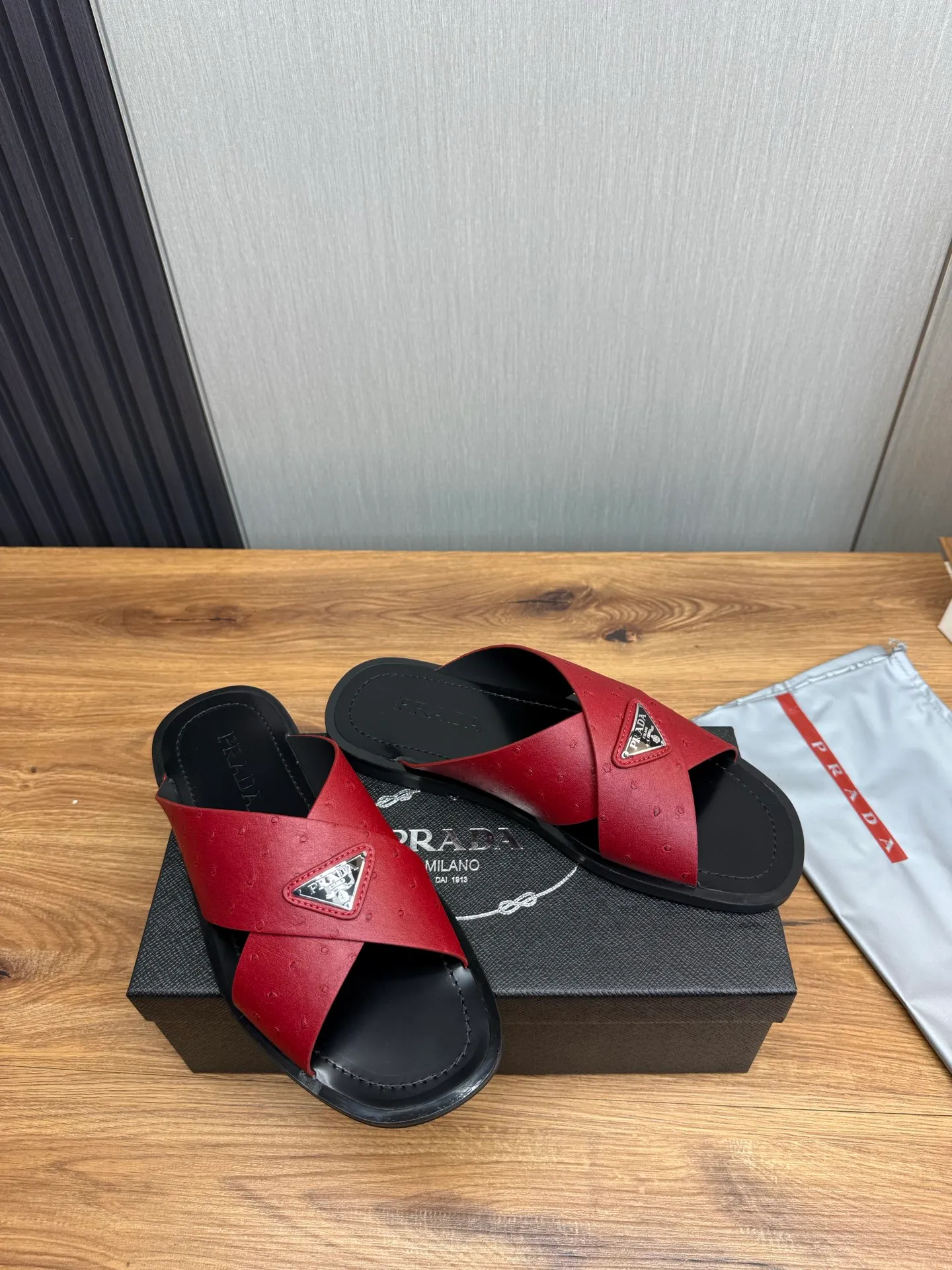 Factory price 340💰 ＰＲＡＤＡPrada - popular men's slippers hot sale 🔥 🩴Official website one to one production 38-45 sizes 45 46 🉑️Customized!